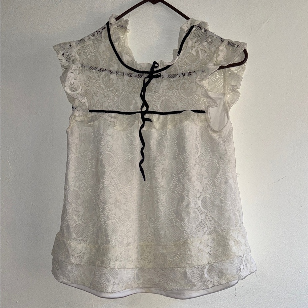 Elegant White Lace Women's Top